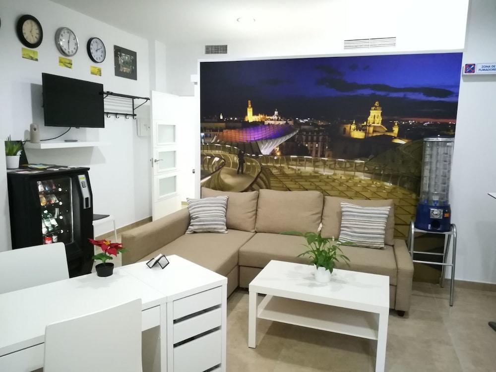 Sunnylivings Hotel Sevilla Bagian luar foto
